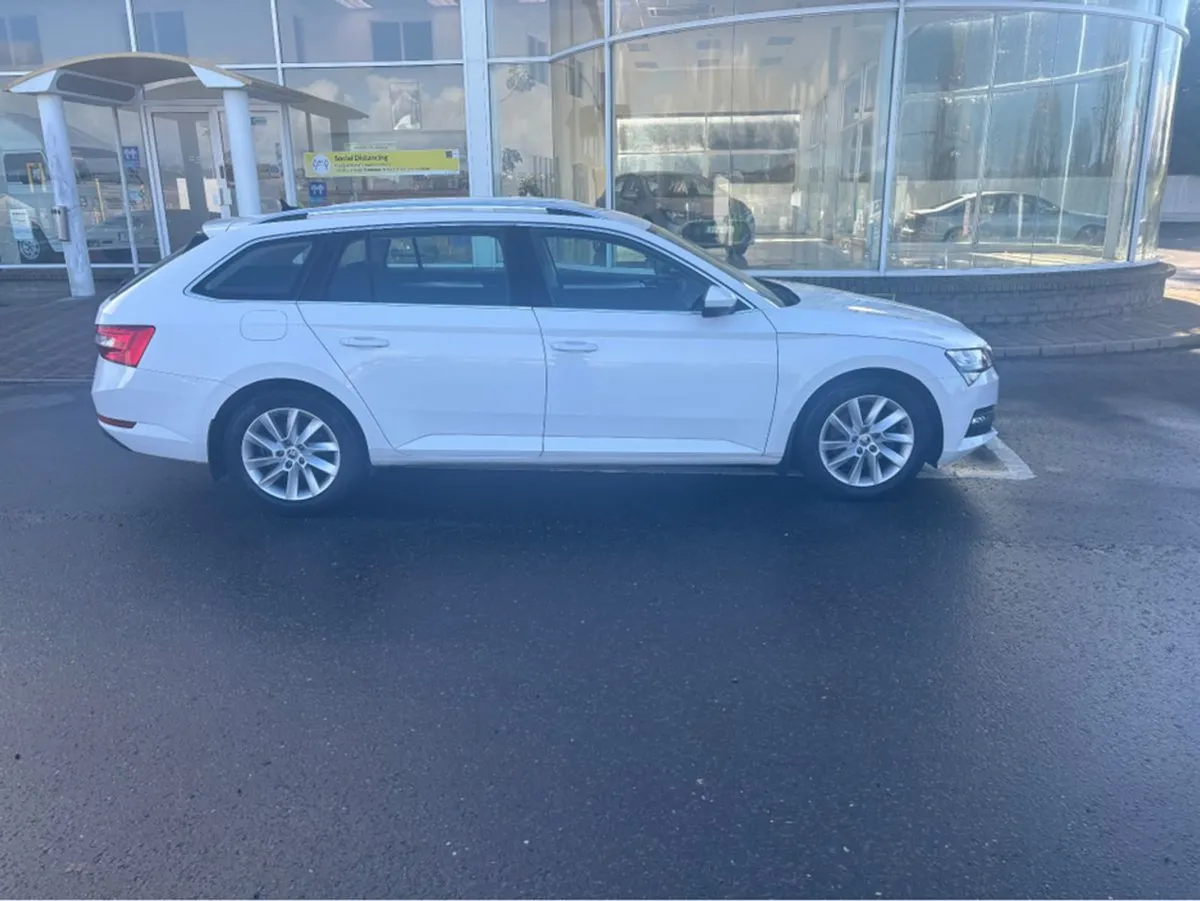Skoda Superb C Ambition 2.0 TDI 122BHP DSG 4DR - Image 1