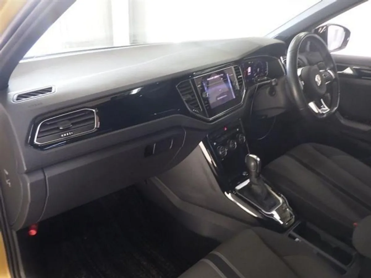 Volkswagen T-Roc 2.0 D Auto Black Pack Edition. - Image 2