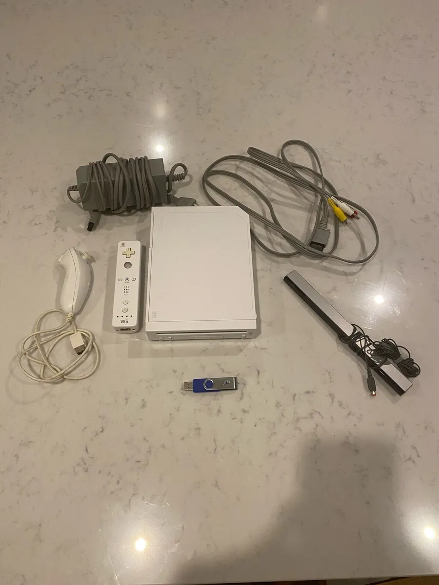 Modded Wii with 64GB USB of Games - Image 2