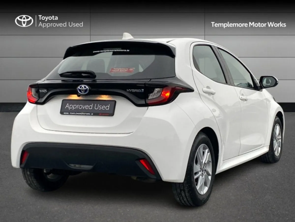Toyota Yaris Yaris Hybrid Luna - Image 2