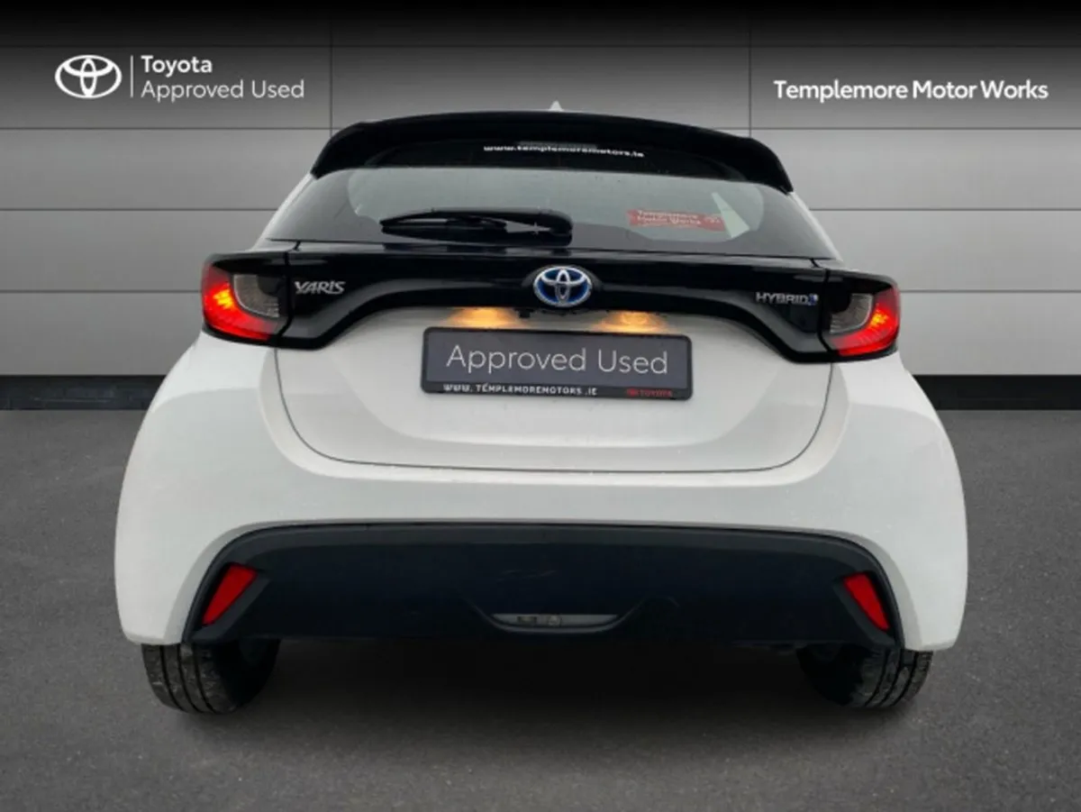 Toyota Yaris Yaris Hybrid Luna - Image 4