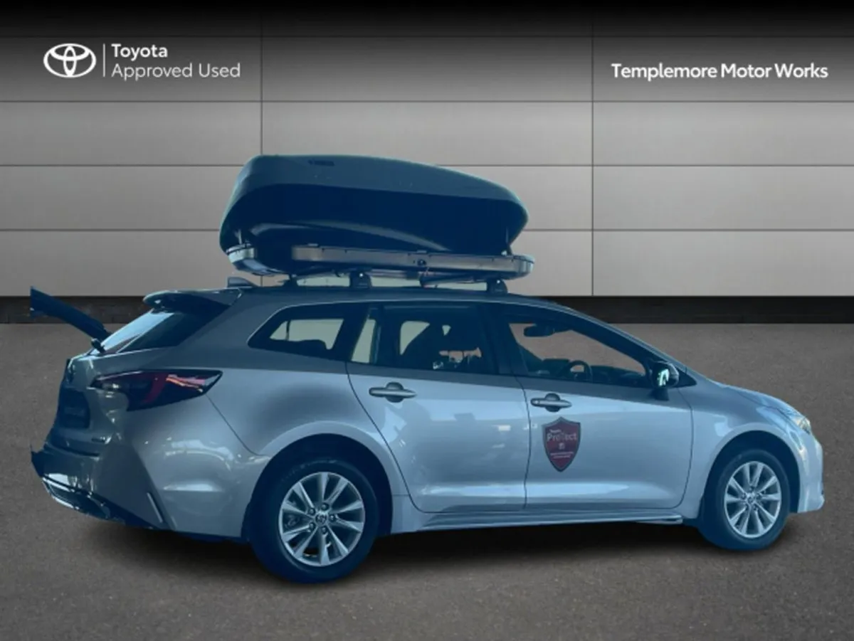 Toyota Corolla 1.8 Litre Hybrid - Image 2