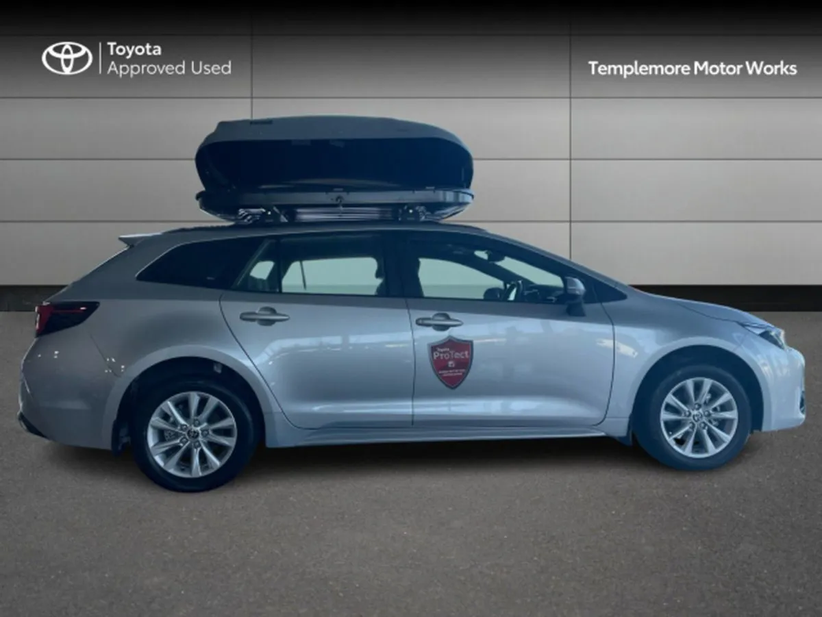 Toyota Corolla 1.8 Litre Hybrid - Image 3