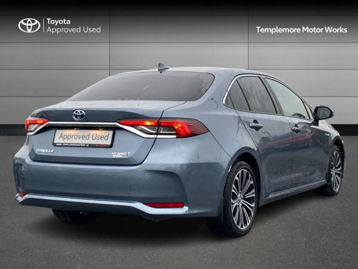 Toyota Corolla Corolla HYB Luna Sport SA - Image 2