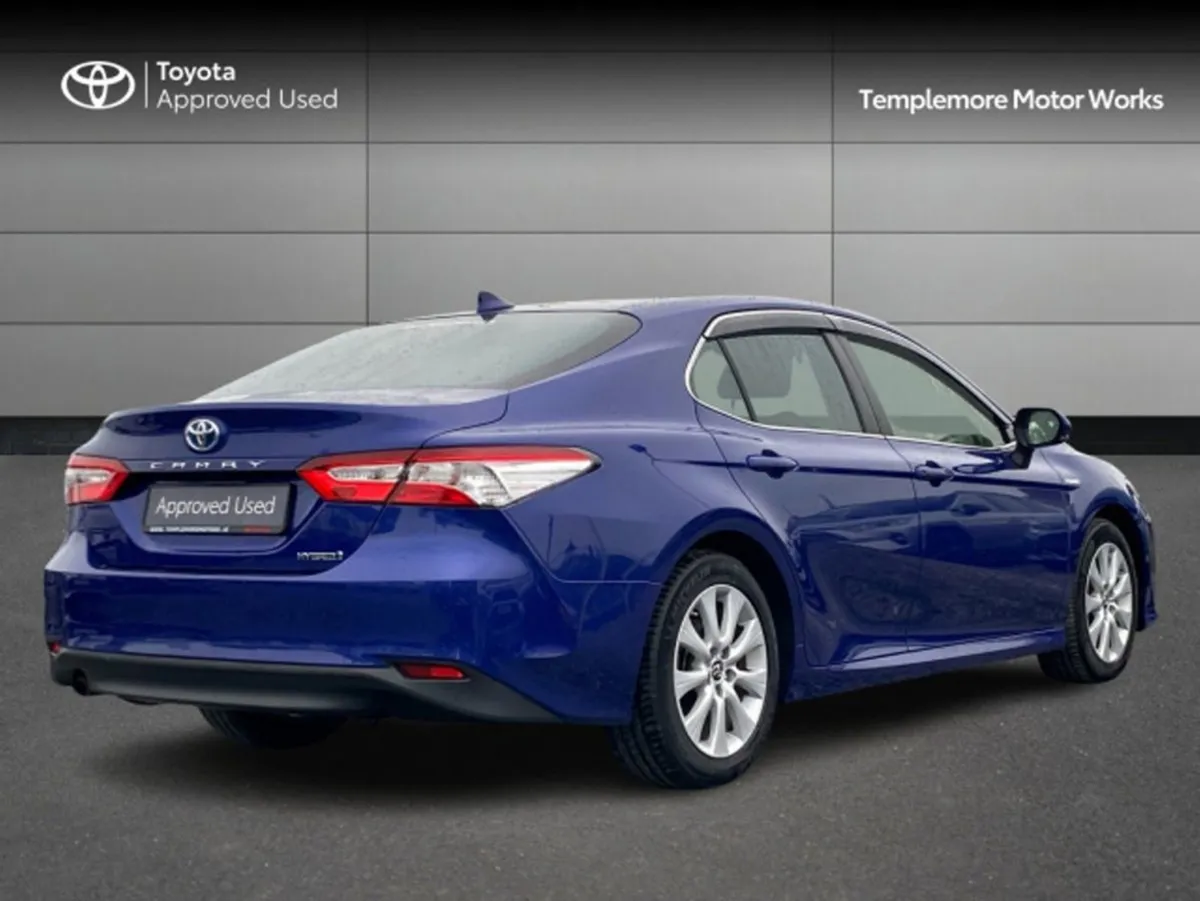 Toyota Camry Camry Hybrid SOL - Image 2