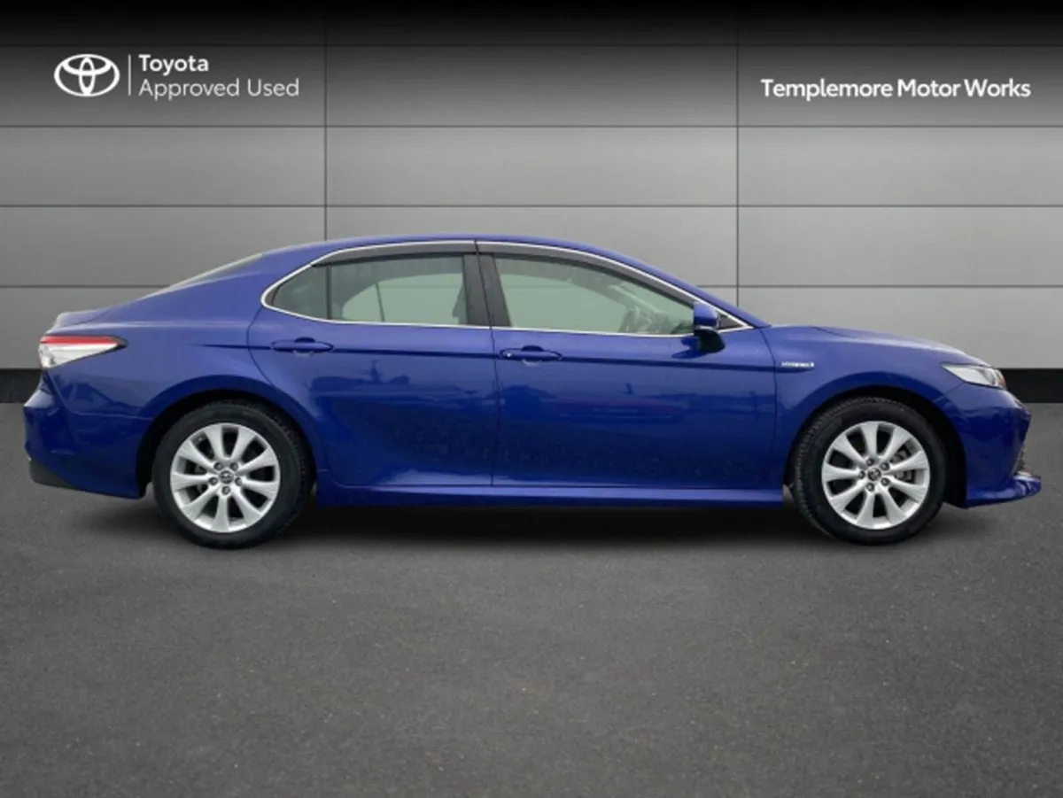 Toyota Camry Camry Hybrid SOL - Image 3