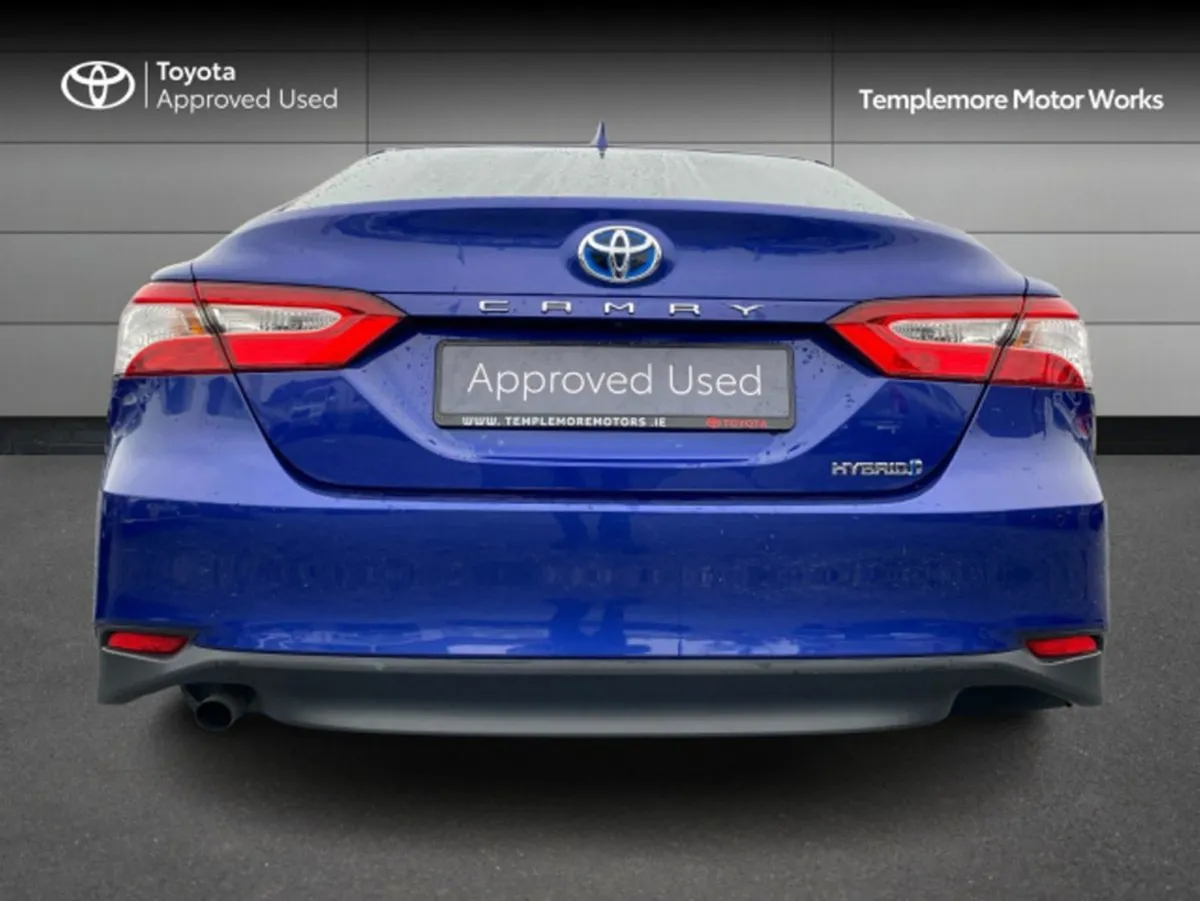 Toyota Camry Camry Hybrid SOL - Image 4