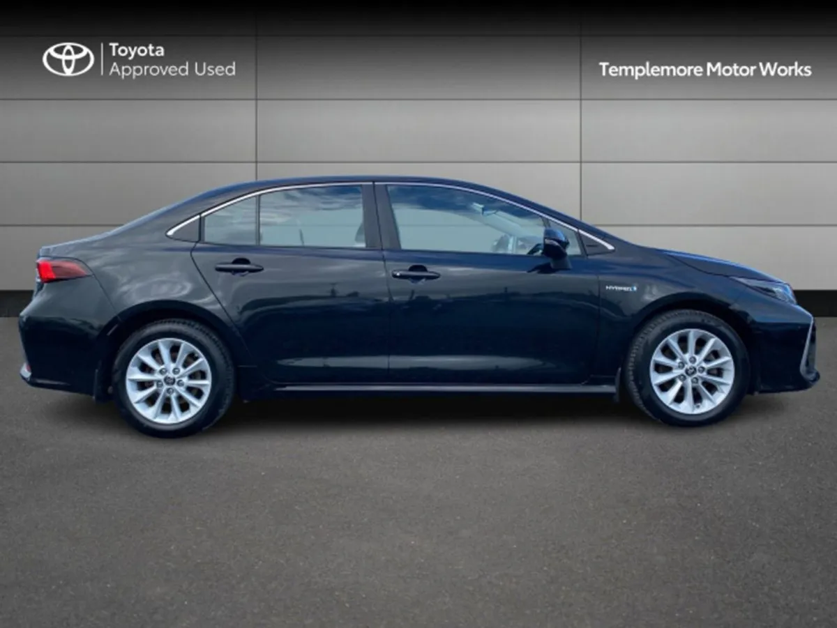 Toyota Corolla HYB Luna Saloon 4DR Auto - Image 3