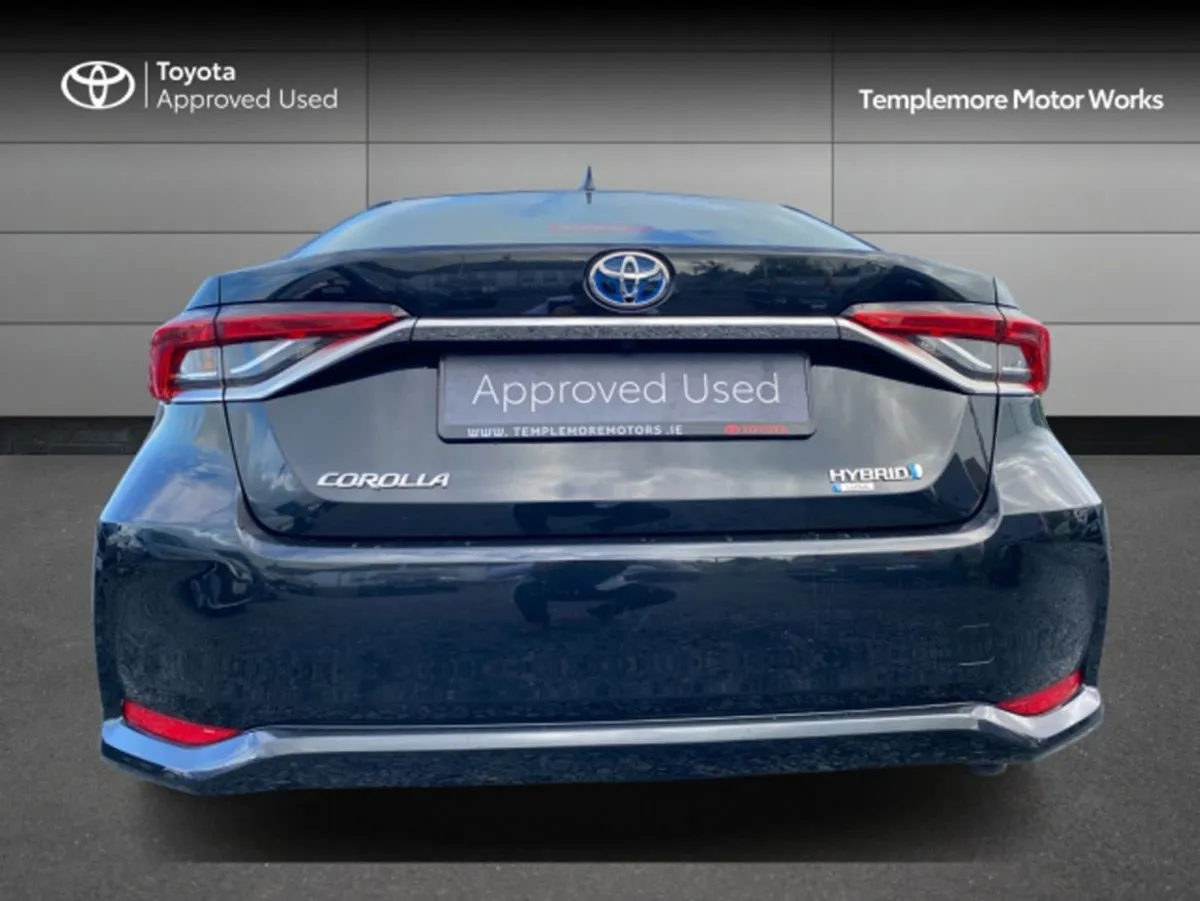 Toyota Corolla HYB Luna Saloon 4DR Auto - Image 4