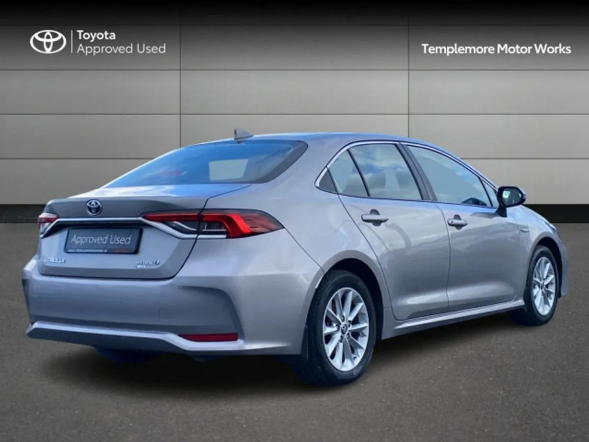 Toyota Corolla 1.8 Litre Hybrid - Image 2