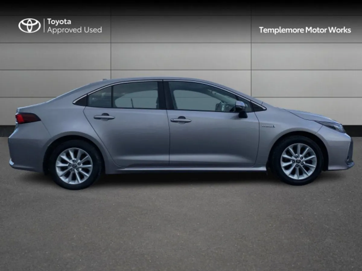 Toyota Corolla 1.8 Litre Hybrid - Image 3