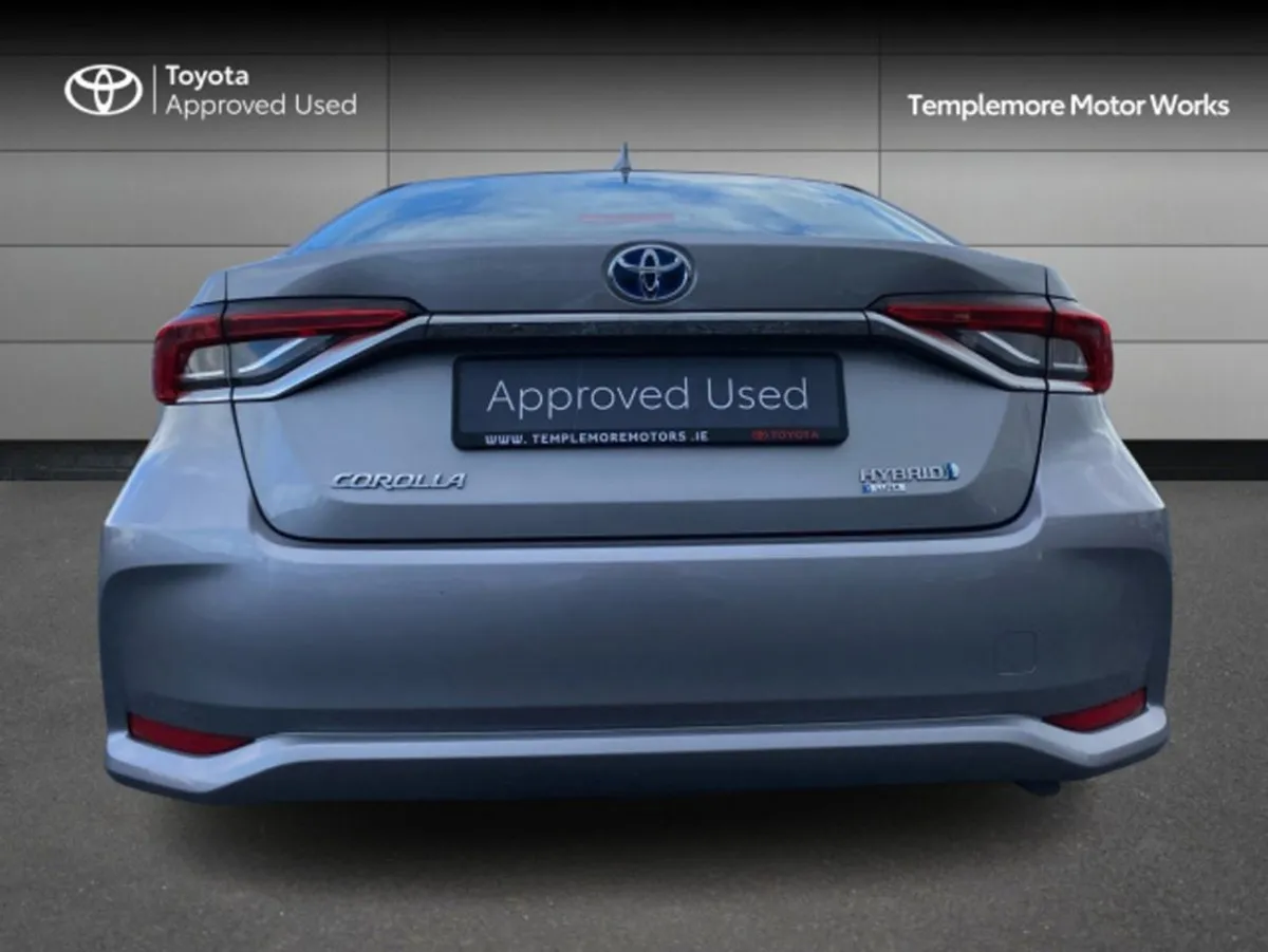 Toyota Corolla 1.8 Litre Hybrid - Image 4