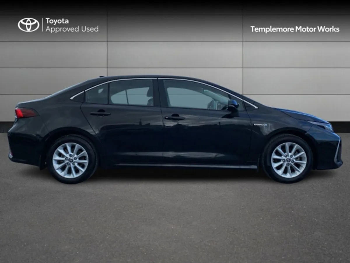 Toyota Corolla HYB Luna Saloon 4DR Auto - Image 3