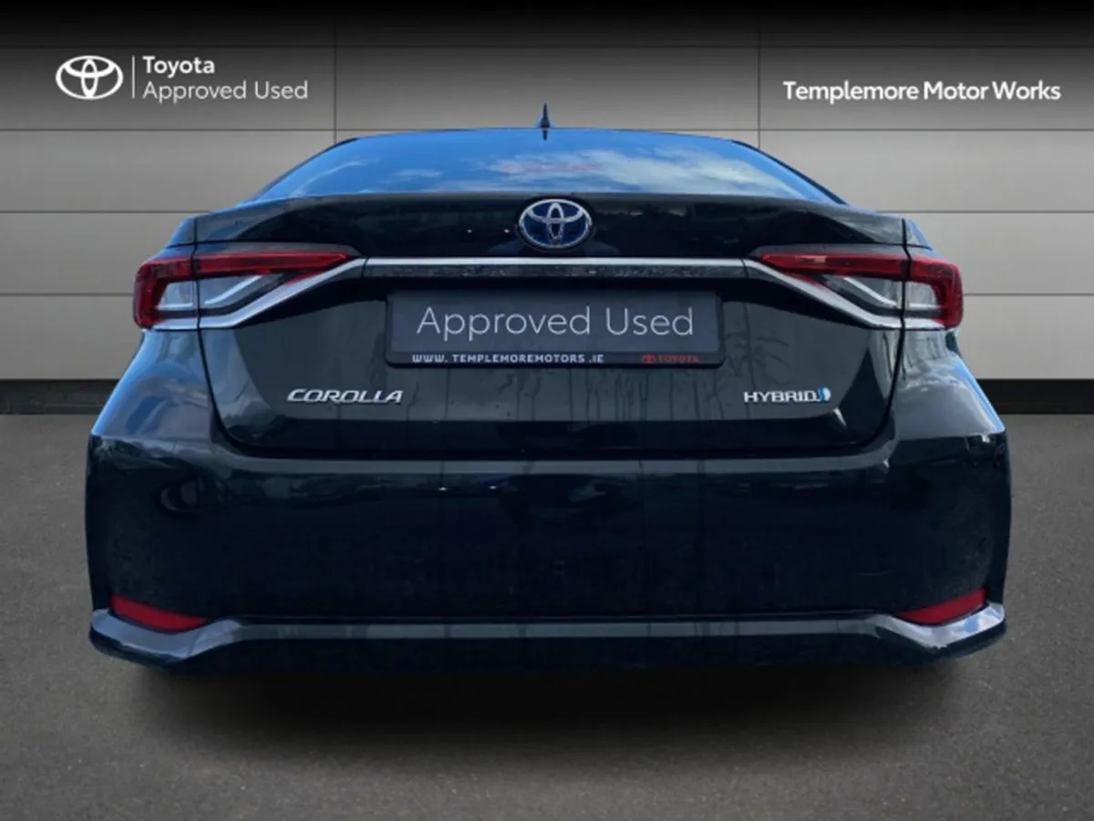 Toyota Corolla HYB Luna Saloon 4DR Auto - Image 4