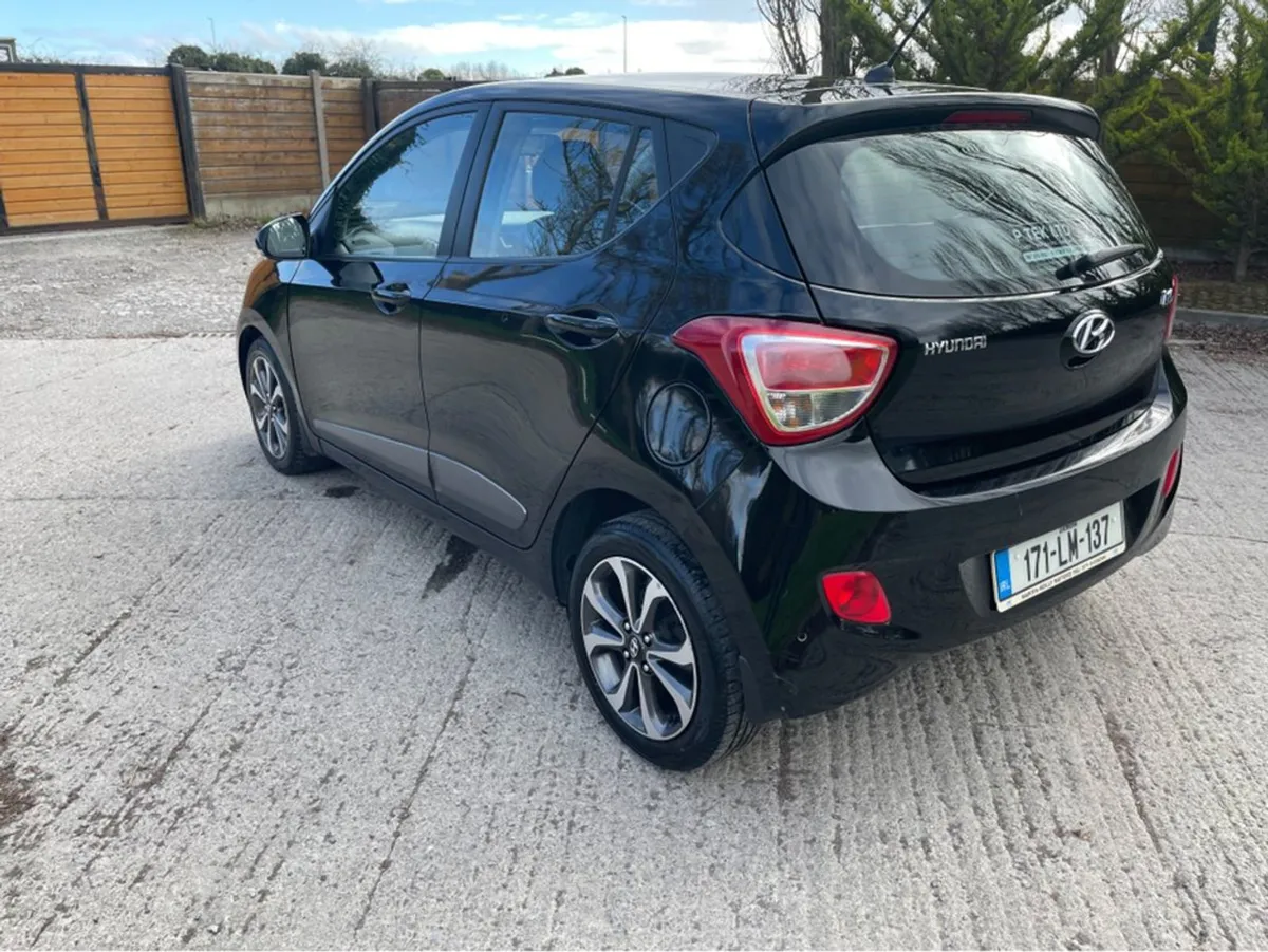 Hyundai i10 Premium 4DR - Image 4