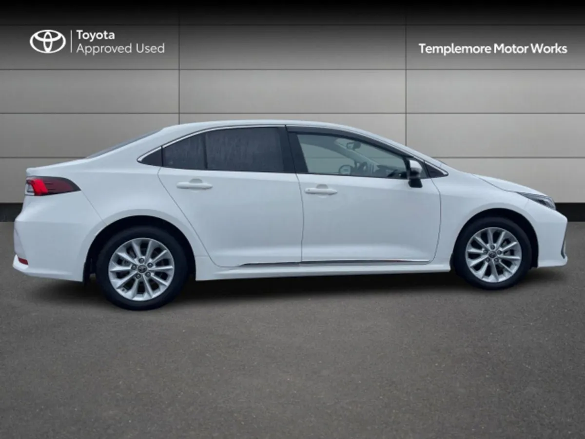 Toyota Corolla Corolla Hybrid Luna Saloon - Image 3