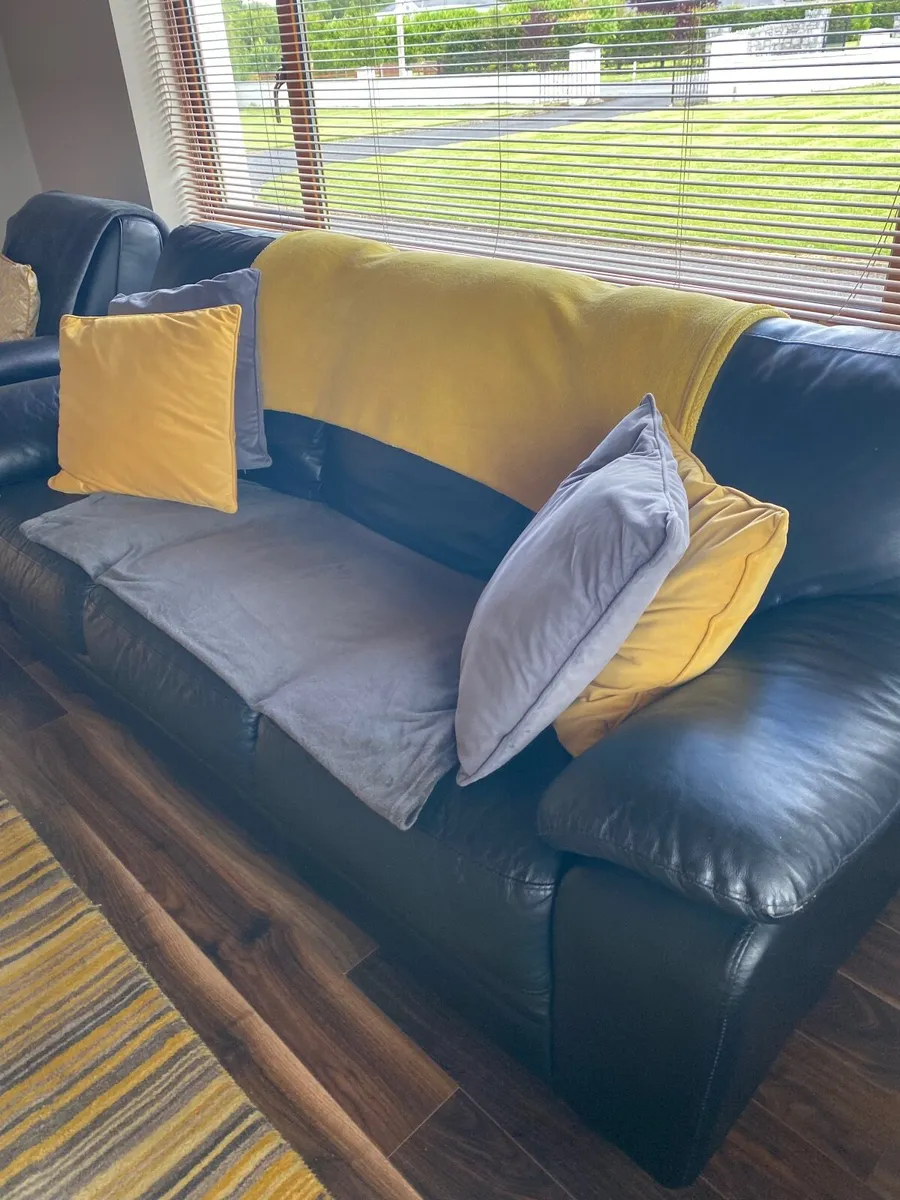 Sofa - Image 4