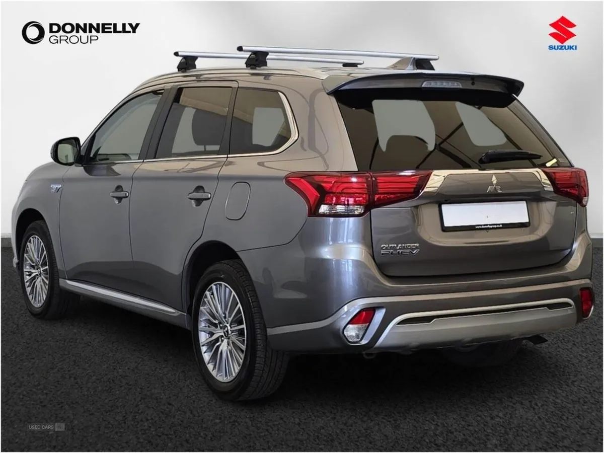 Mitsubishi Outlander 2.4 Phev Design 5dr Auto - Image 2