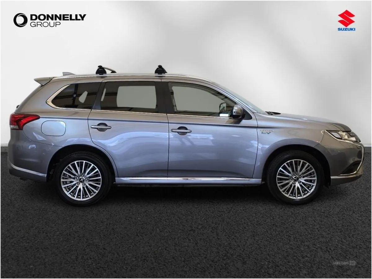 Mitsubishi Outlander 2.4 Phev Design 5dr Auto - Image 3