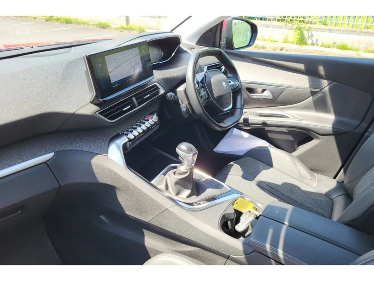 Peugeot 5008 FL Allure Pack 1.5 Bluehdi New Timin - Image 3