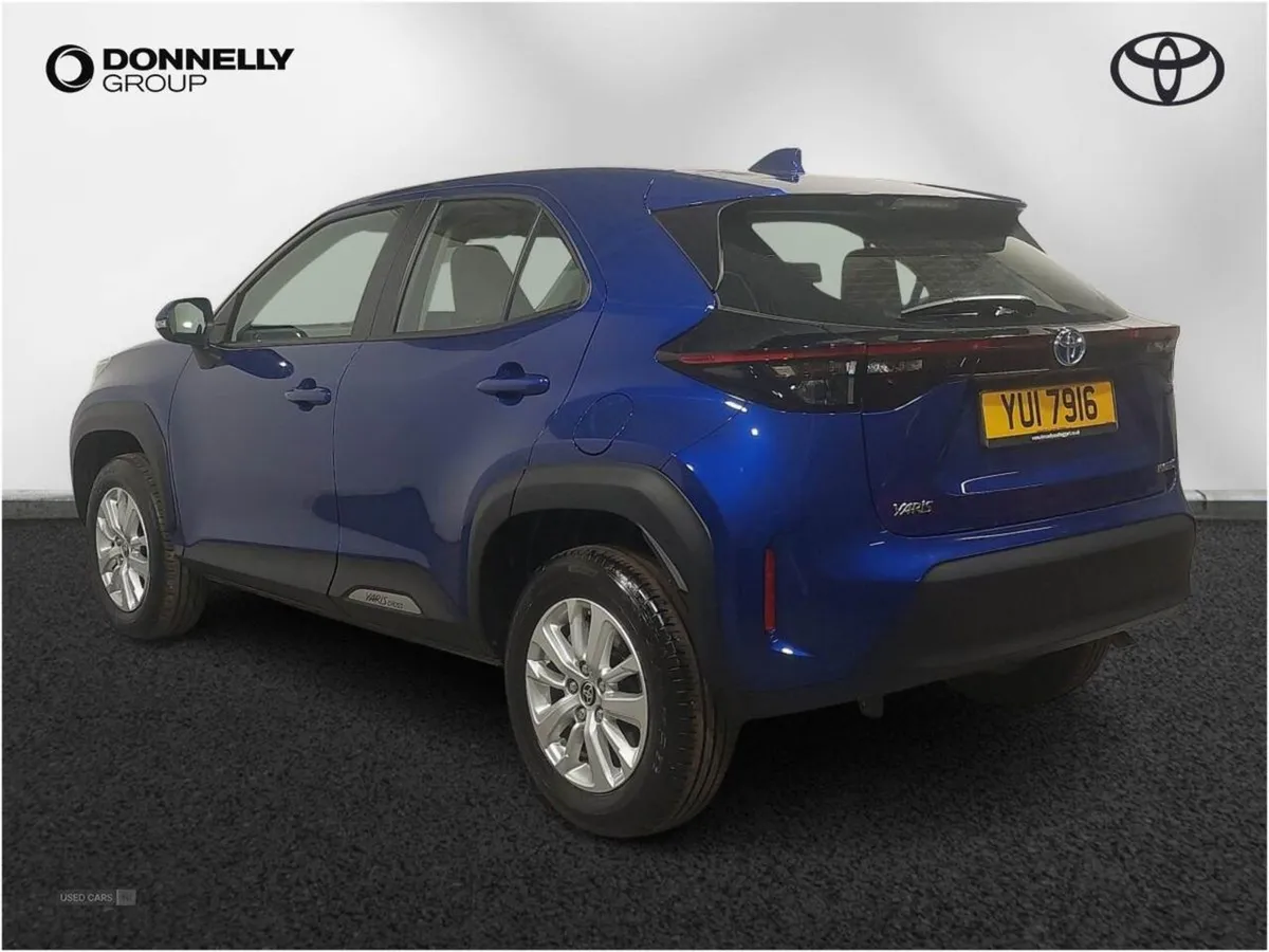 Toyota Yaris Cross 1.5 Hybrid Icon 5dr CVT - Image 2