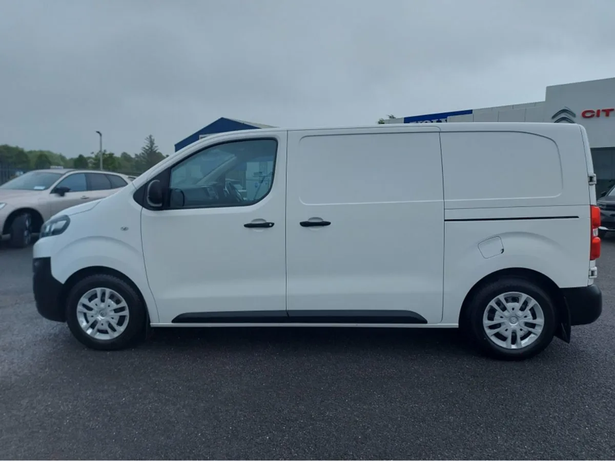 Citroen Dispatch MWB 1.5 Bluehdi 100 1 1000KG 4DR - Image 3