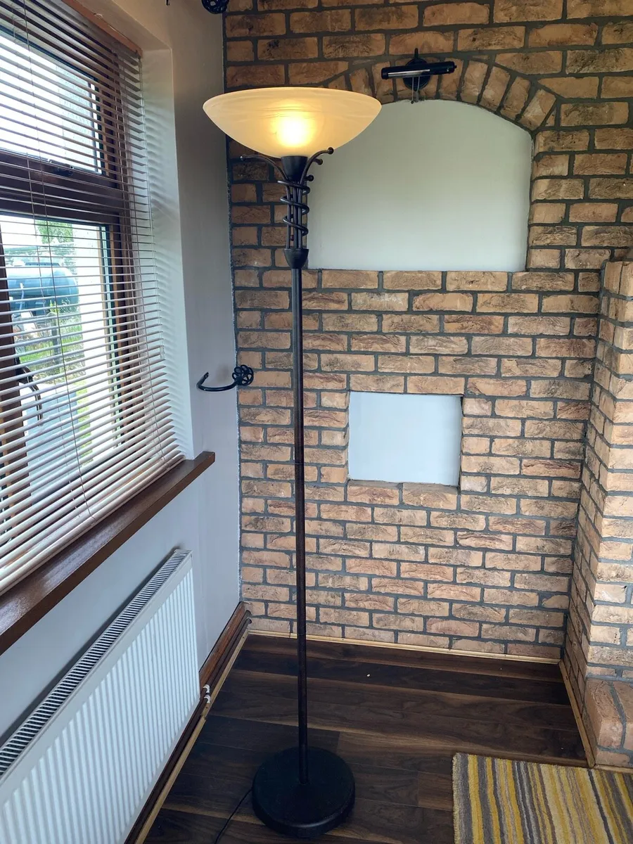 Light fitting - Image 2