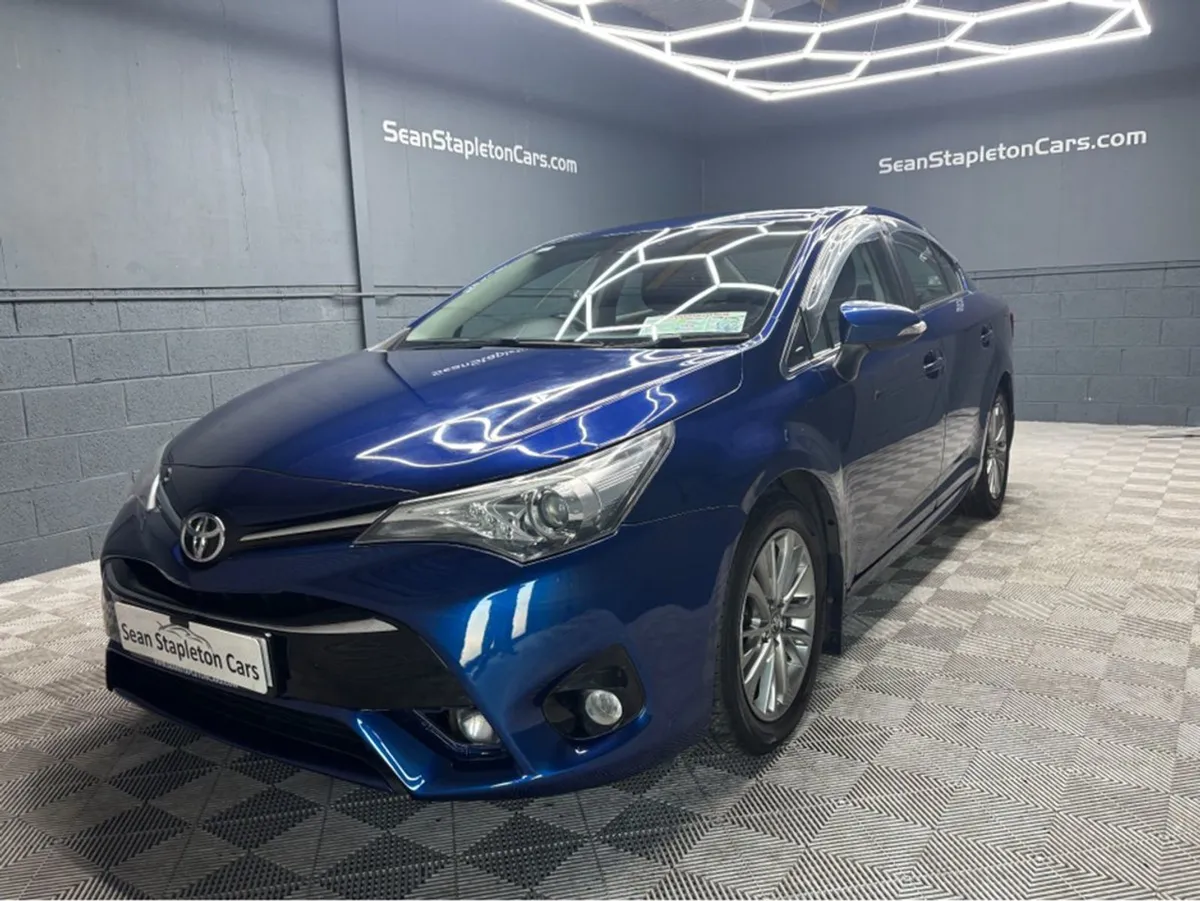 Toyota Avensis 2.0 D Luna 4DR - Image 1