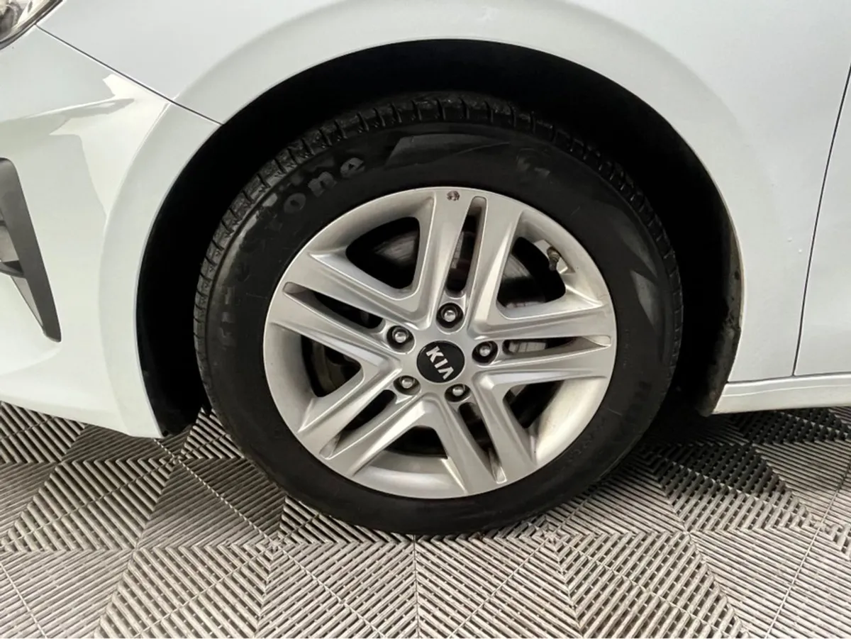 Kia Ceed K2 Commercial 5DR - Image 3