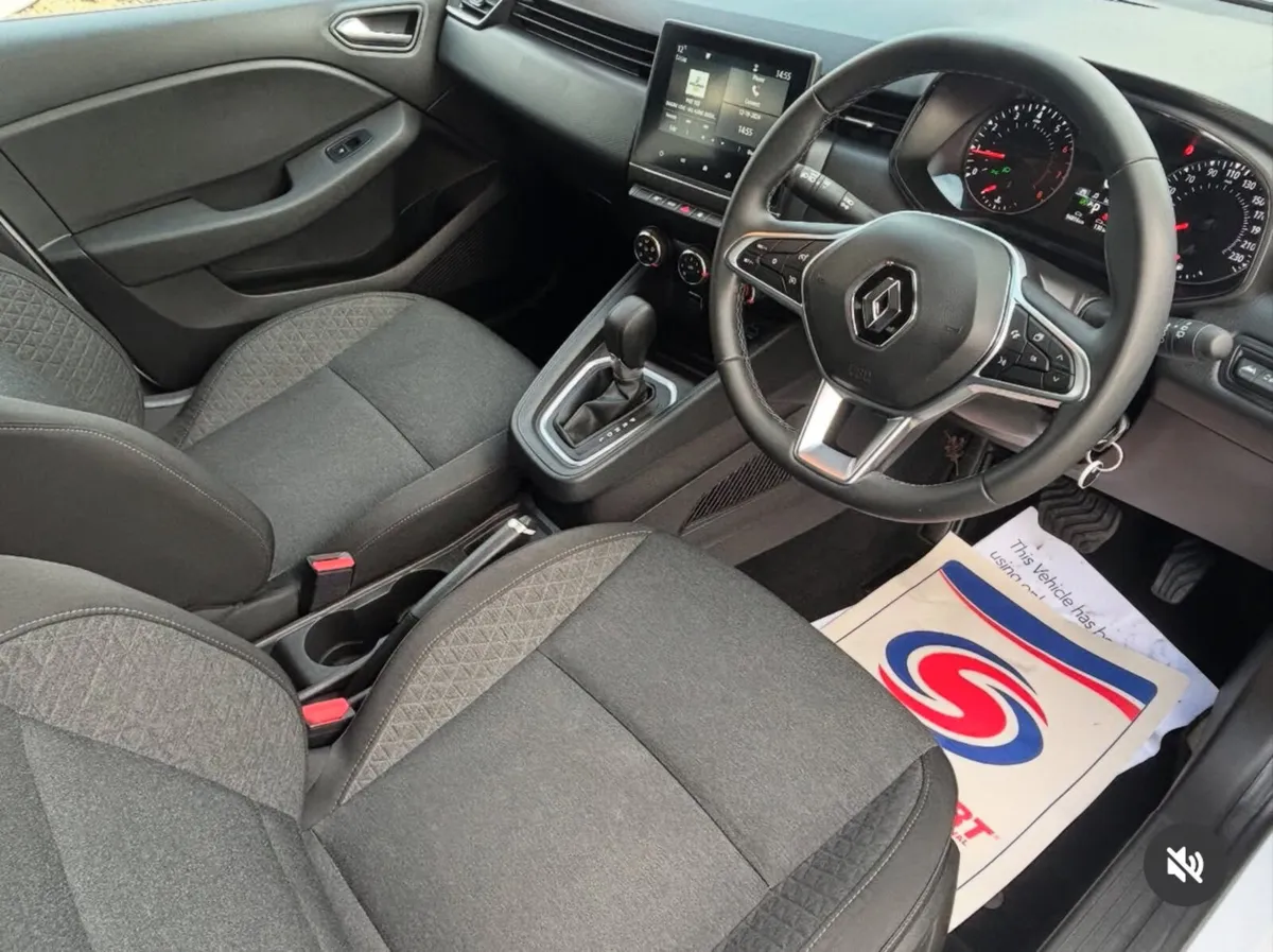Renault Clio 2022 1.0 Automatic - Image 3