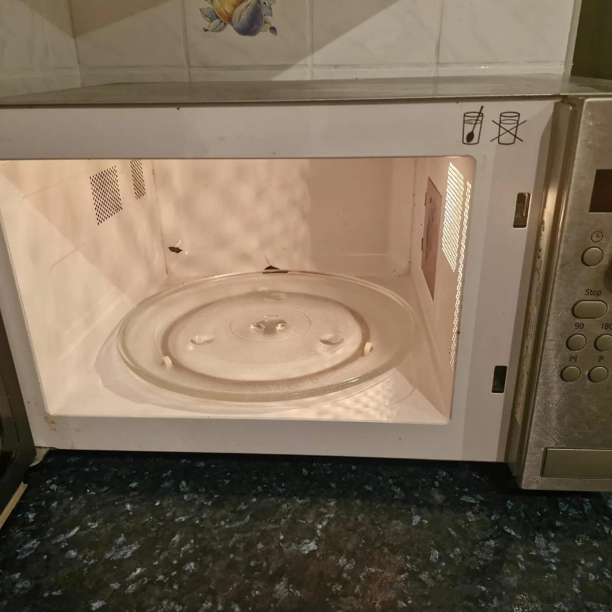 900W Bosch microwave oven - Image 2