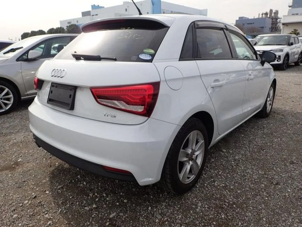 Audi A1 1.0 Tfsi - Image 3