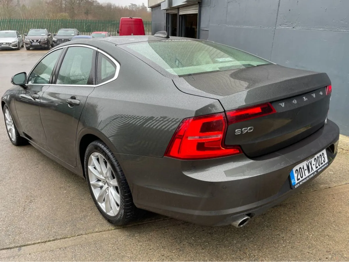 Volvo S90 2.0 D4 Momentum Plus Auto S90 High Spec - Image 4