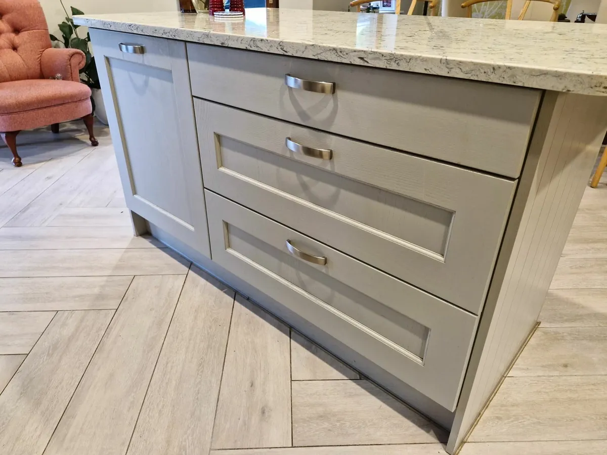 Kitchen Island- Very well made - Image 1