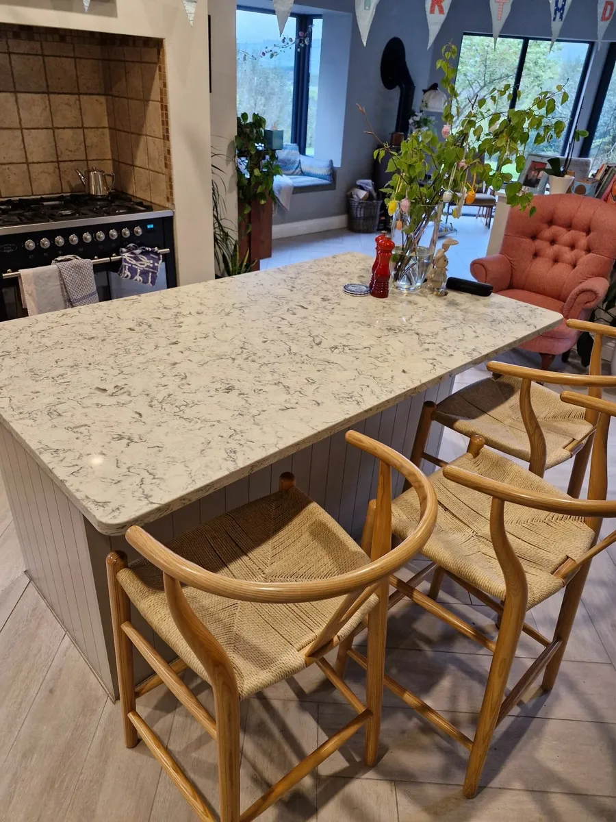 Kitchen Island- Very well made - Image 3