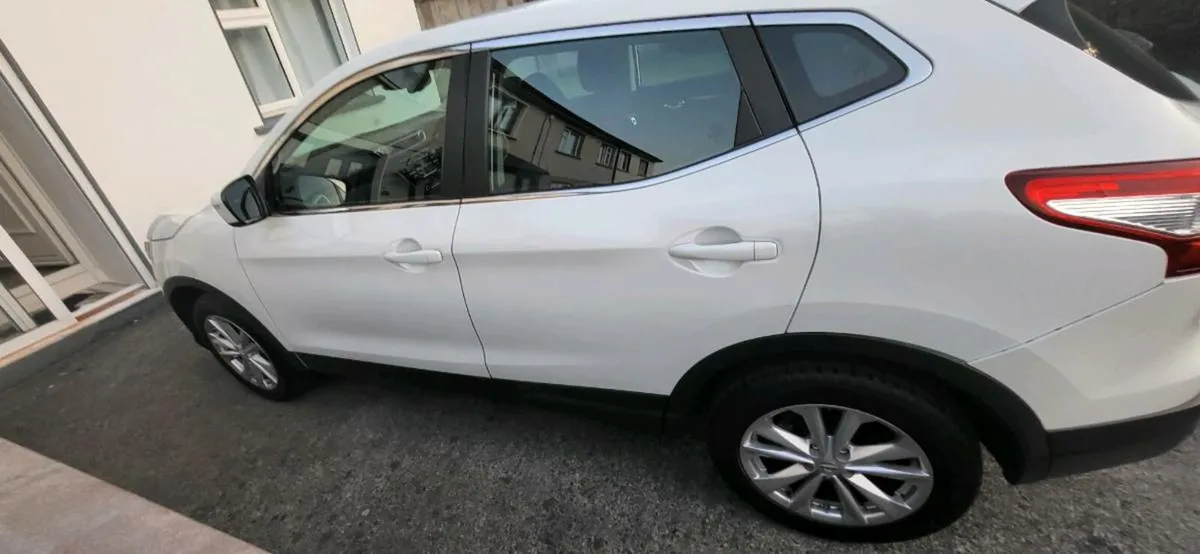 2014 Nissan Qashqai Mint condition - Image 2