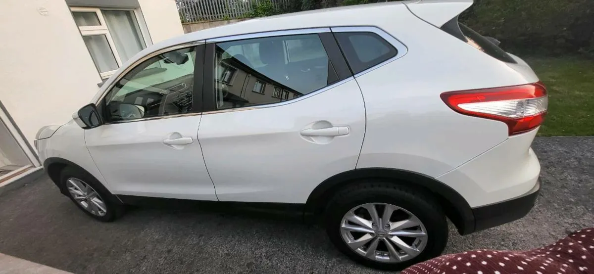 2014 Nissan Qashqai Mint condition - Image 3