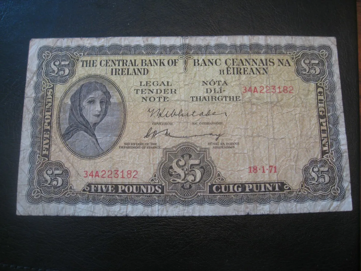 5 Pound Lavery Redmond Notes - 20 Euros Each - Image 1