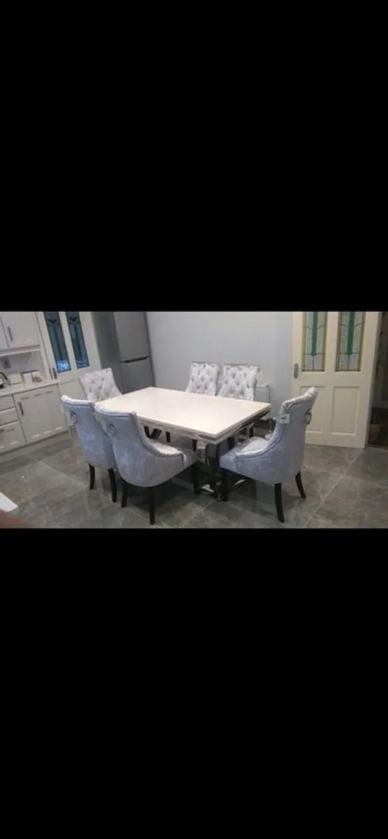 kitchen table and six chairs - Image 2