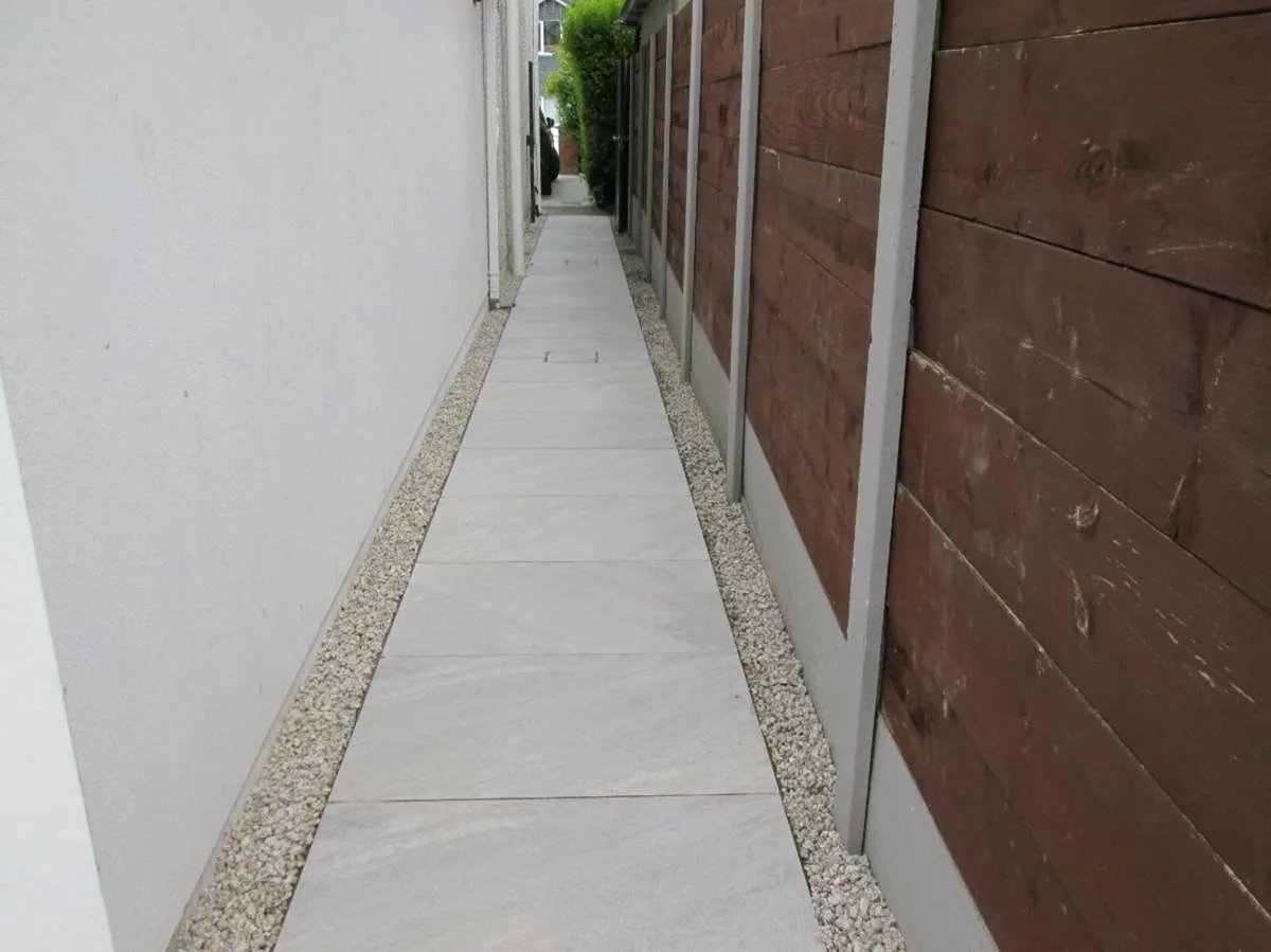 LAKESIDE LANDSCAPING AND PAVING - Image 4