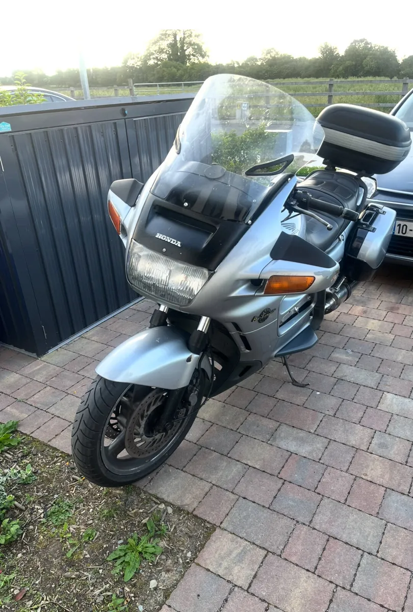 2003 st1100