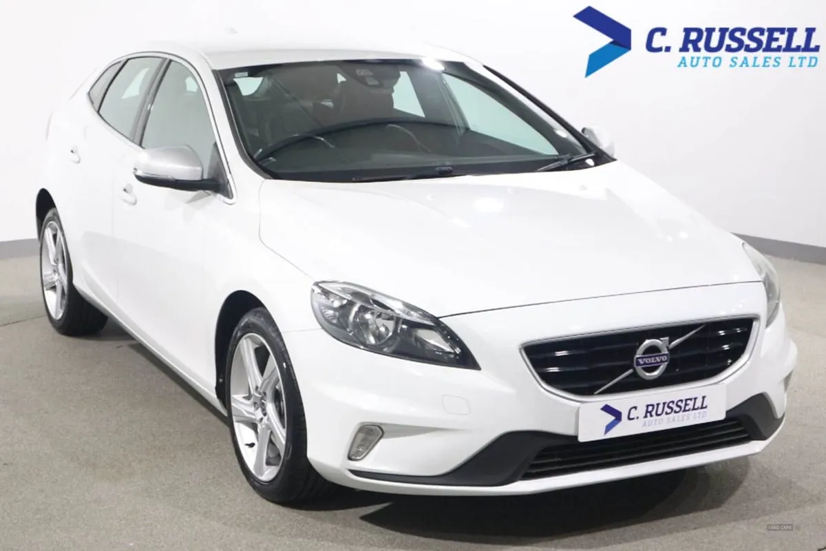 Volvo V40 Hatchback - Image 3