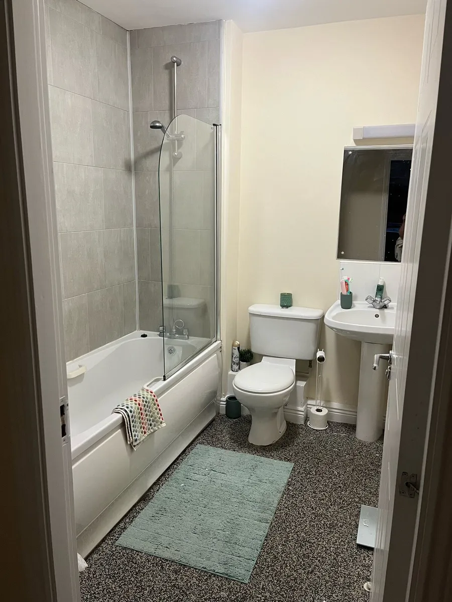 Room to rent - Image 4