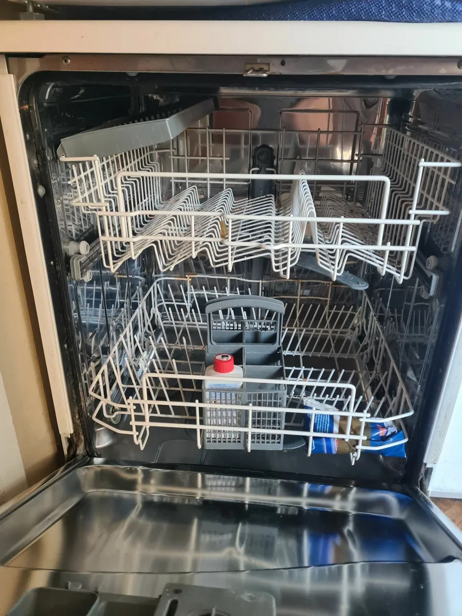 Dishwasher - Image 2
