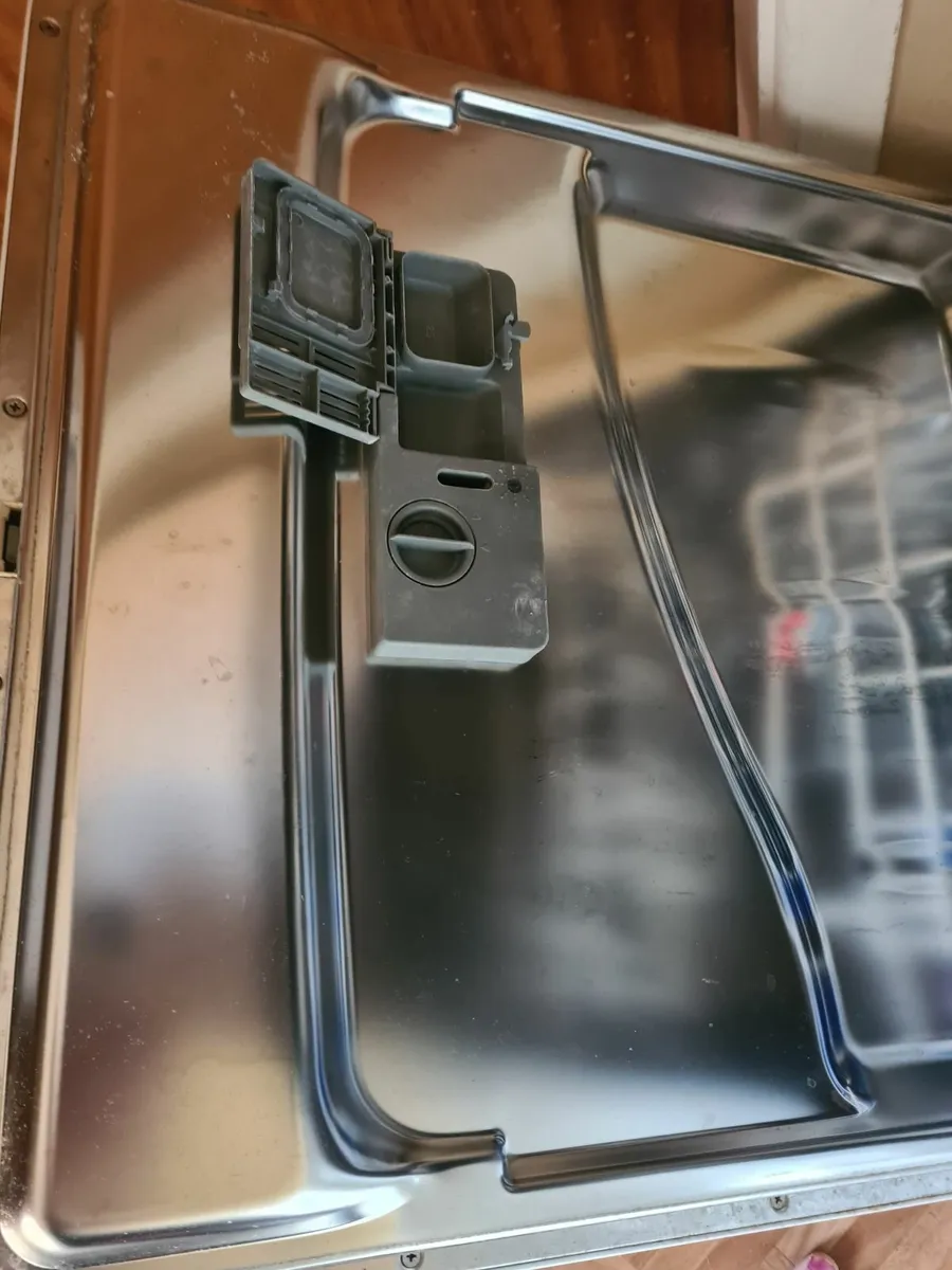 Dishwasher - Image 4