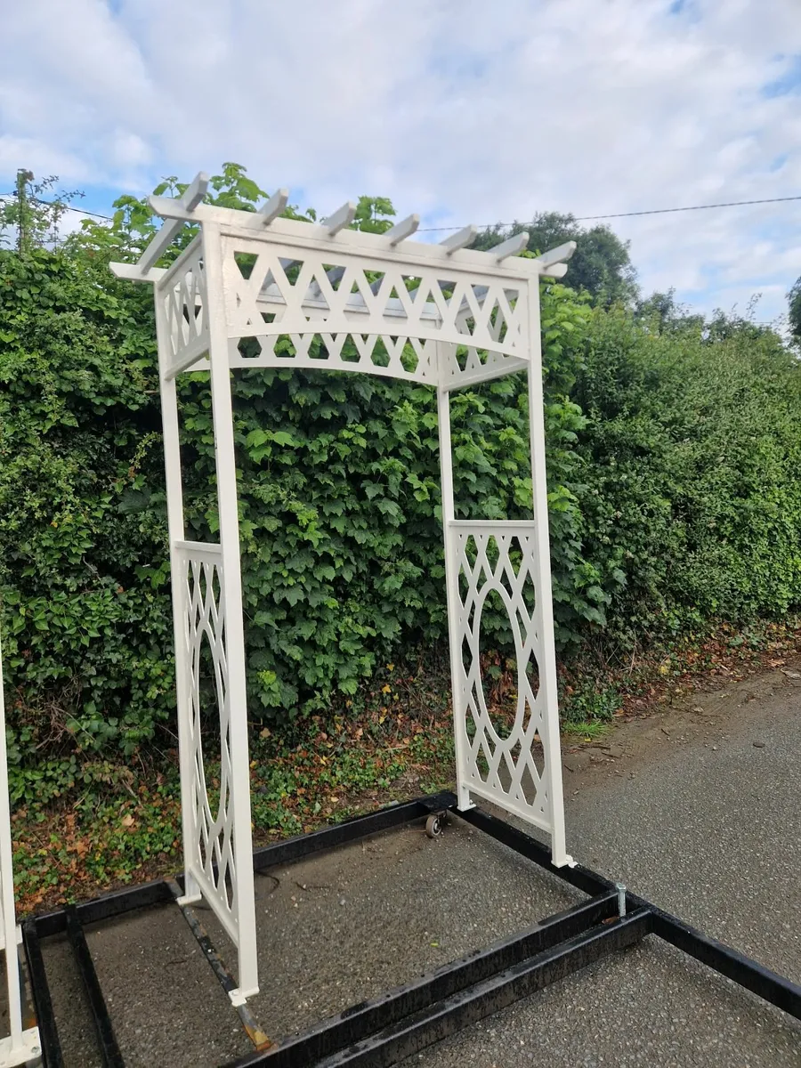 garden arches - Image 1