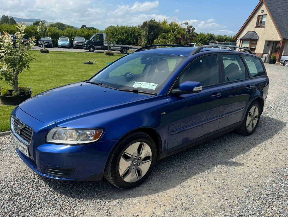 Volvo V50 Estate - Image 2