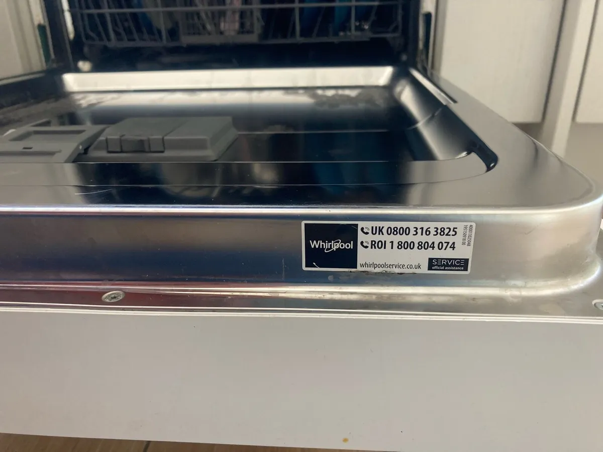 Whirlpool Dishwasher barely used - Image 4