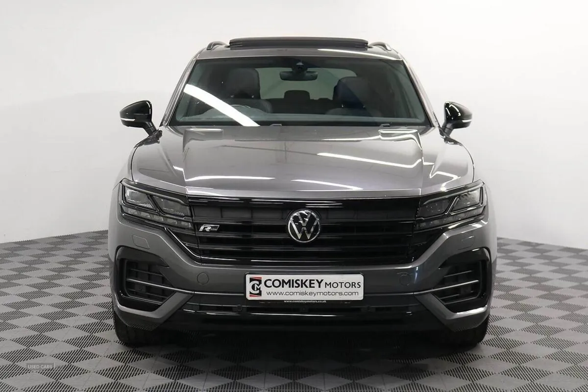 Volkswagen Touareg TDI V6 Black Edition - Image 2