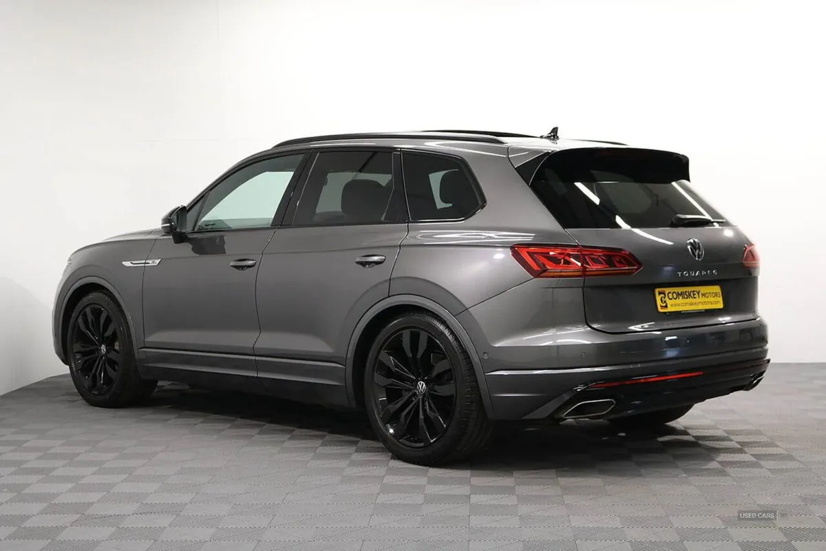 Volkswagen Touareg TDI V6 Black Edition - Image 4